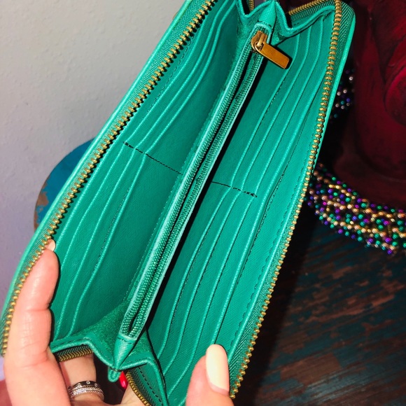 FOSSIL EUC Versatile Crossbody Purse & Wallet - Picture 8 of 8